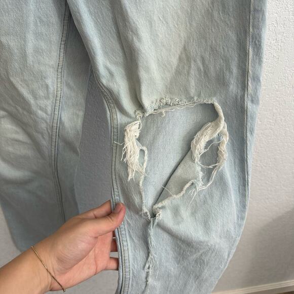 Abercrombie & Fitch Ultra High Rise 90s Straight Denim Jean Light Wash 26 Petite - Picture 8 of 13